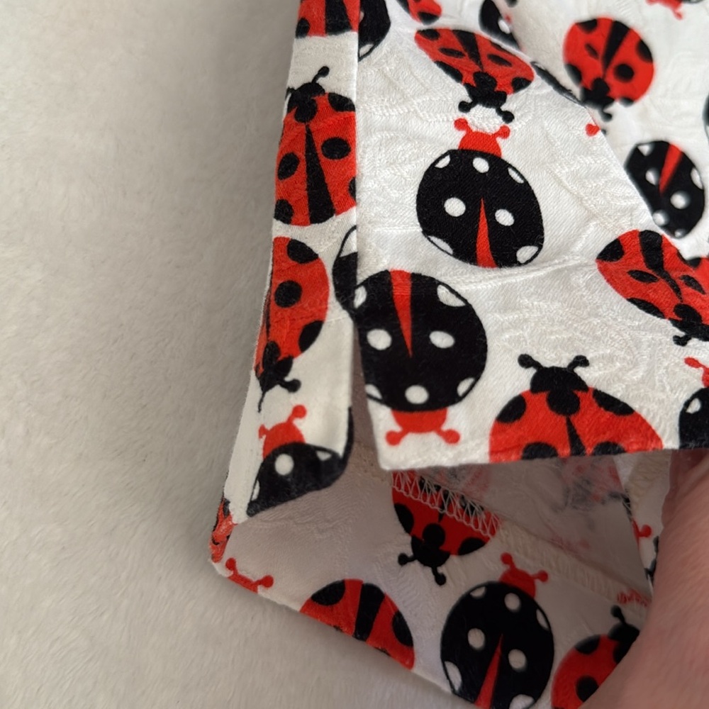 Trina Turk | Corbin Ladybug Print Cotton Stretch Shorts 181505 White/Red/Black 6 - Picture 4 of 16